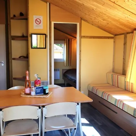 Sejour Familial En Avec Peche, Piscine Naturelle Et Activites D'ete - Fr-1-489-400 Treignat