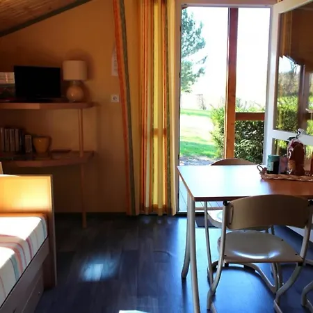 Dom wakacyjny Sejour Familial En Avec Peche, Piscine Naturelle Et Activites D'ete - Fr-1-489-400 *